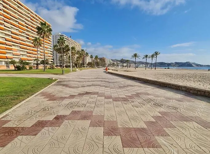 Precioso apartamento en Cullera, con piscina junto a la playa